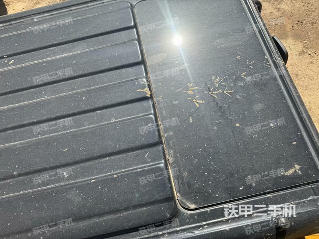 駕駛室頂部（整機(jī)外觀）