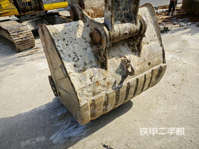 鏟斗45度(工作和回轉(zhuǎn)裝置) 鏟斗45度(工作和回轉(zhuǎn)裝置)