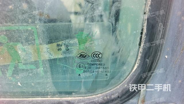 后窗玻璃角标（驾驶室部分）