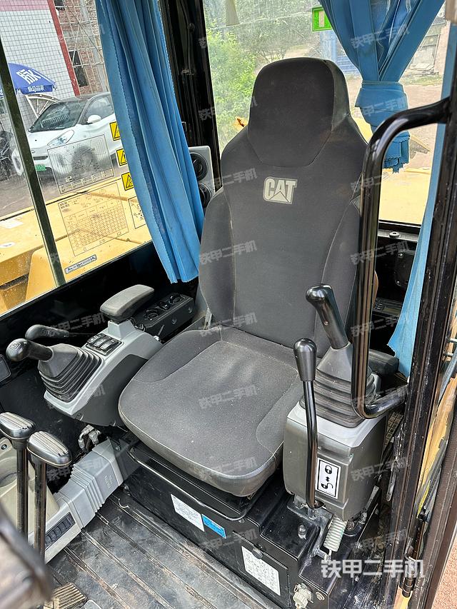 駕駛室整體（整機(jī)外觀）