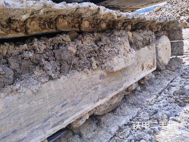 右驅(qū)動(dòng)輪（行走機(jī)構(gòu)）