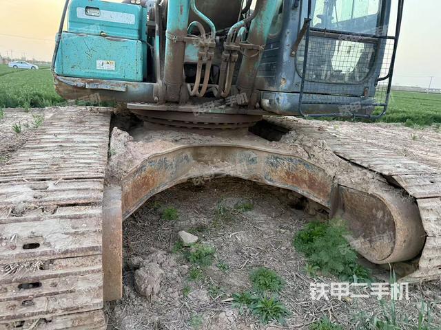 駕駛室頂部（整機(jī)外觀）