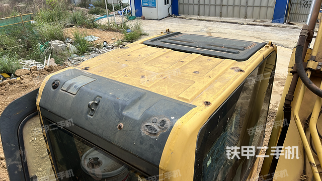 駕駛室頂部(整機外觀) 駕駛室頂部(整機外觀)