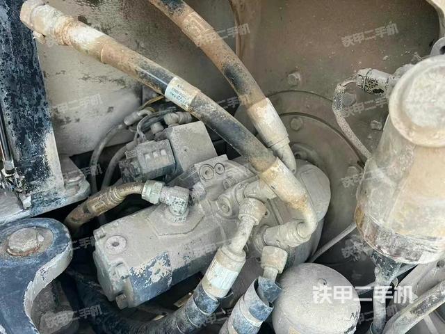 液壓泵艙室正面整體（整機(jī)外觀）