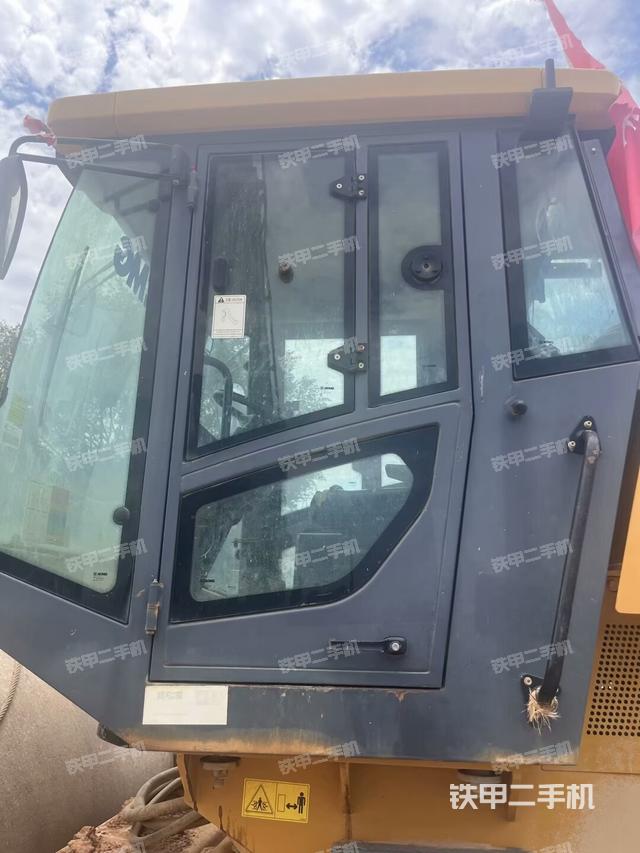 后玻璃角標(biāo)（壓路機(jī)駕駛室）