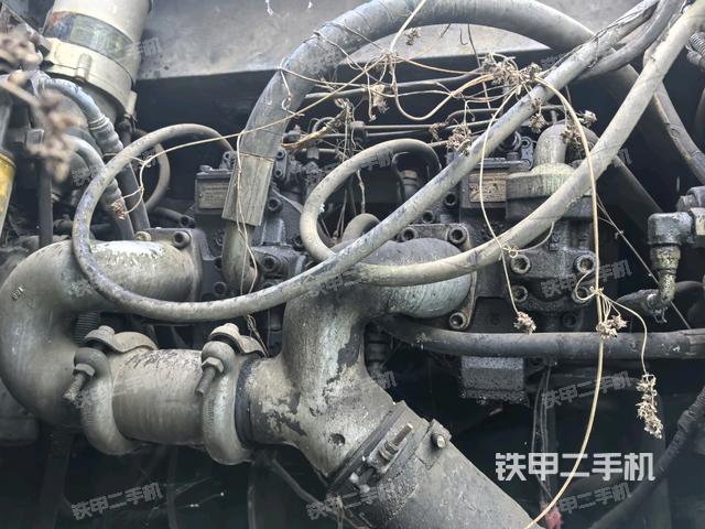 液壓泵斜45?右（大件艙室）