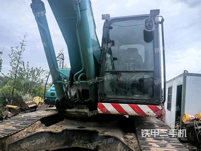 大臂油缸整體?豎拍(工作和回轉裝置) 大臂油缸整體?豎拍(工作和回轉裝置)