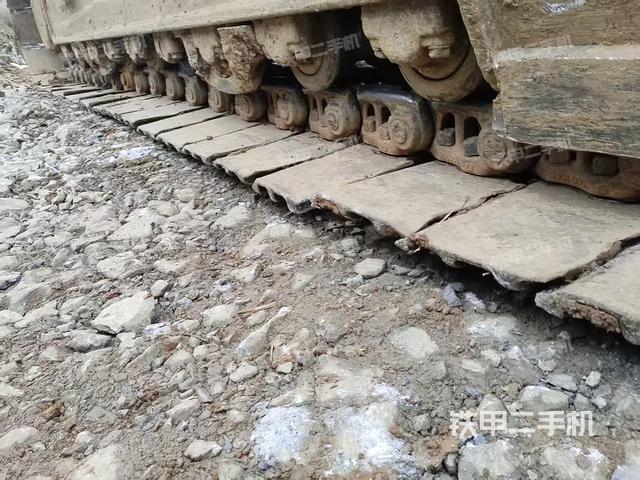 左導(dǎo)向輪（行走機(jī)構(gòu)）