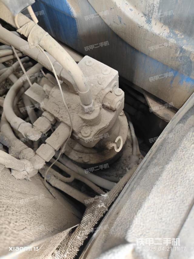 回转马达和主控阀（整机外观）