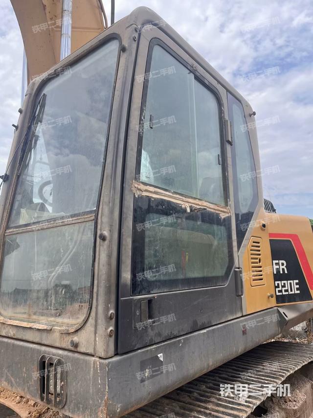 驾驶室左前45度（驾驶室部分）