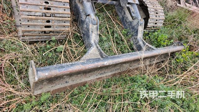 轉(zhuǎn)盤和下車架正前（工作和回轉(zhuǎn)裝置）