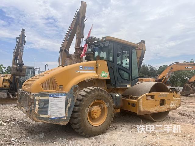 右前45°（壓路機(jī)整機(jī)外觀）