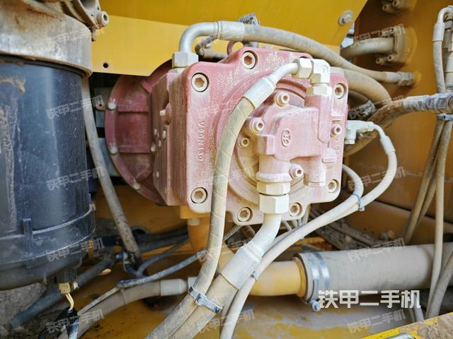 液壓泵斜45?左(大件艙室) 液壓泵斜45?左(大件艙室)