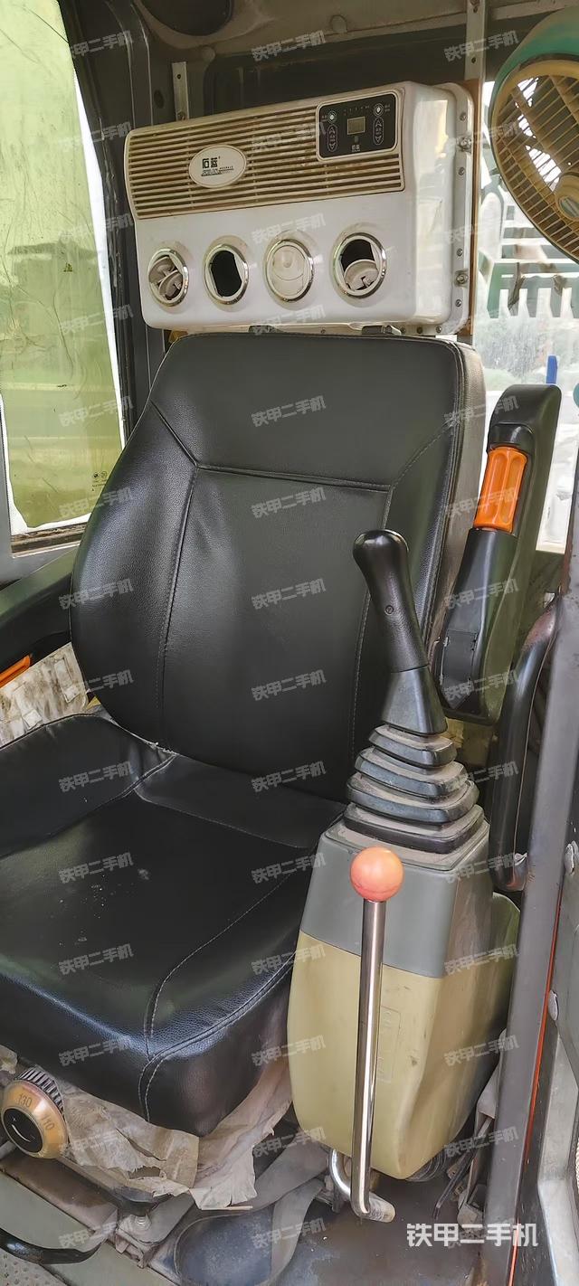 駕駛室整體（整機(jī)外觀）