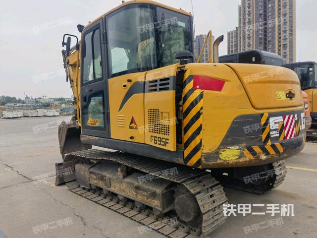 駕駛室頂部（整機(jī)外觀）