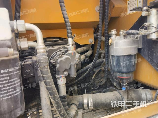 液壓泵艙室正面整體(整機(jī)外觀) 液壓泵艙室正面整體(整機(jī)外觀)