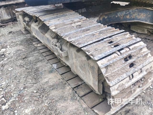 右側(cè)履帶整體(行走機構(gòu)) 右側(cè)履帶整體(行走機構(gòu))