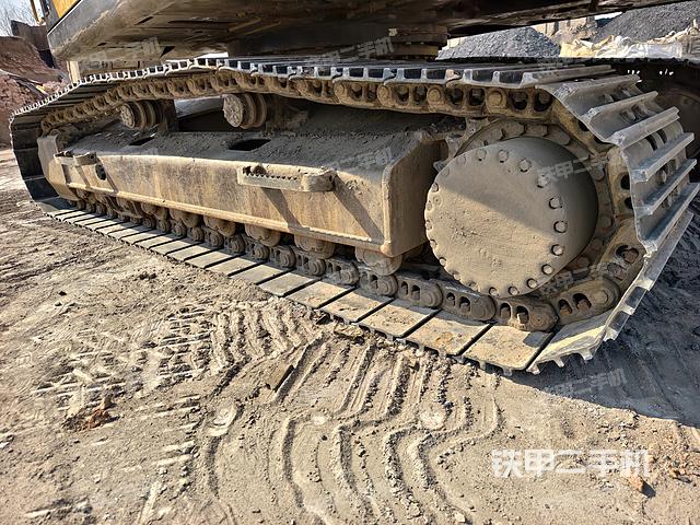 單側(cè)履帶整體（整機(jī)外觀）