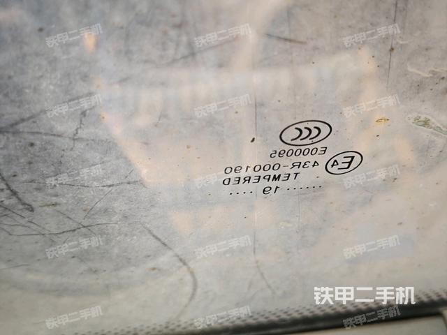 后窗玻璃角標(biāo)(駕駛室部分) 后窗玻璃角標(biāo)(駕駛室部分)