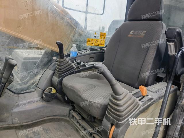 駕駛室整體（整機(jī)外觀）