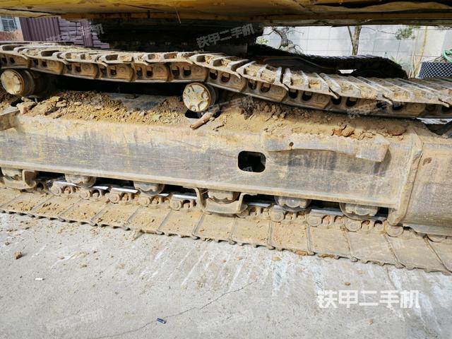 右側(cè)履帶整體(行走機(jī)構(gòu)) 右側(cè)履帶整體(行走機(jī)構(gòu))