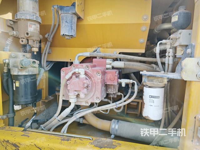 散熱器正面(大件艙室) 散熱器正面(大件艙室)
