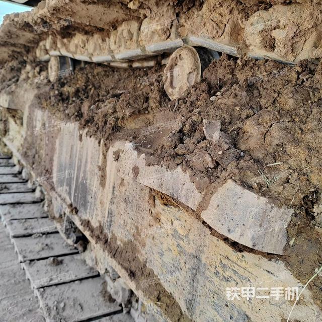 左側(cè)履帶整體?（行走機(jī)構(gòu)）