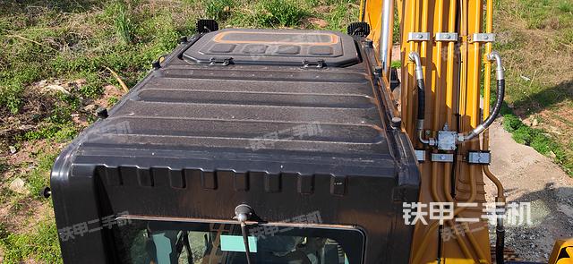 驾驶室顶部（整机外观）