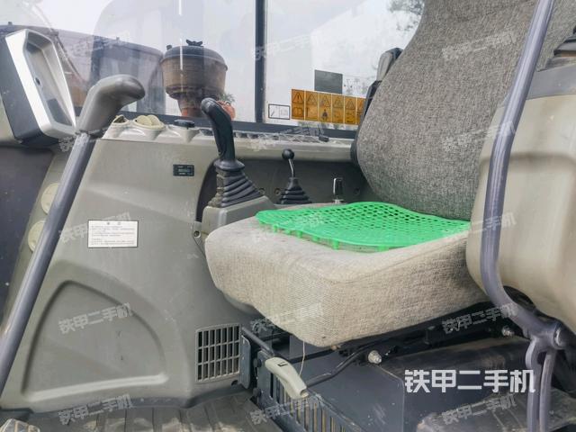 駕駛室整體（整機(jī)外觀）