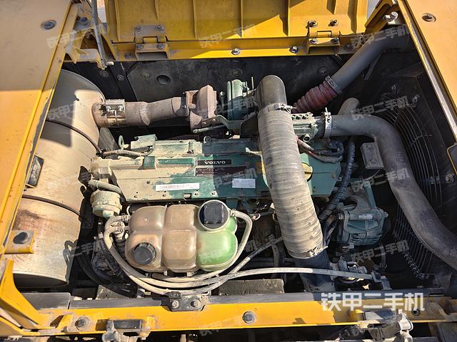 發(fā)動(dòng)機(jī)整體俯視（整機(jī)外觀）