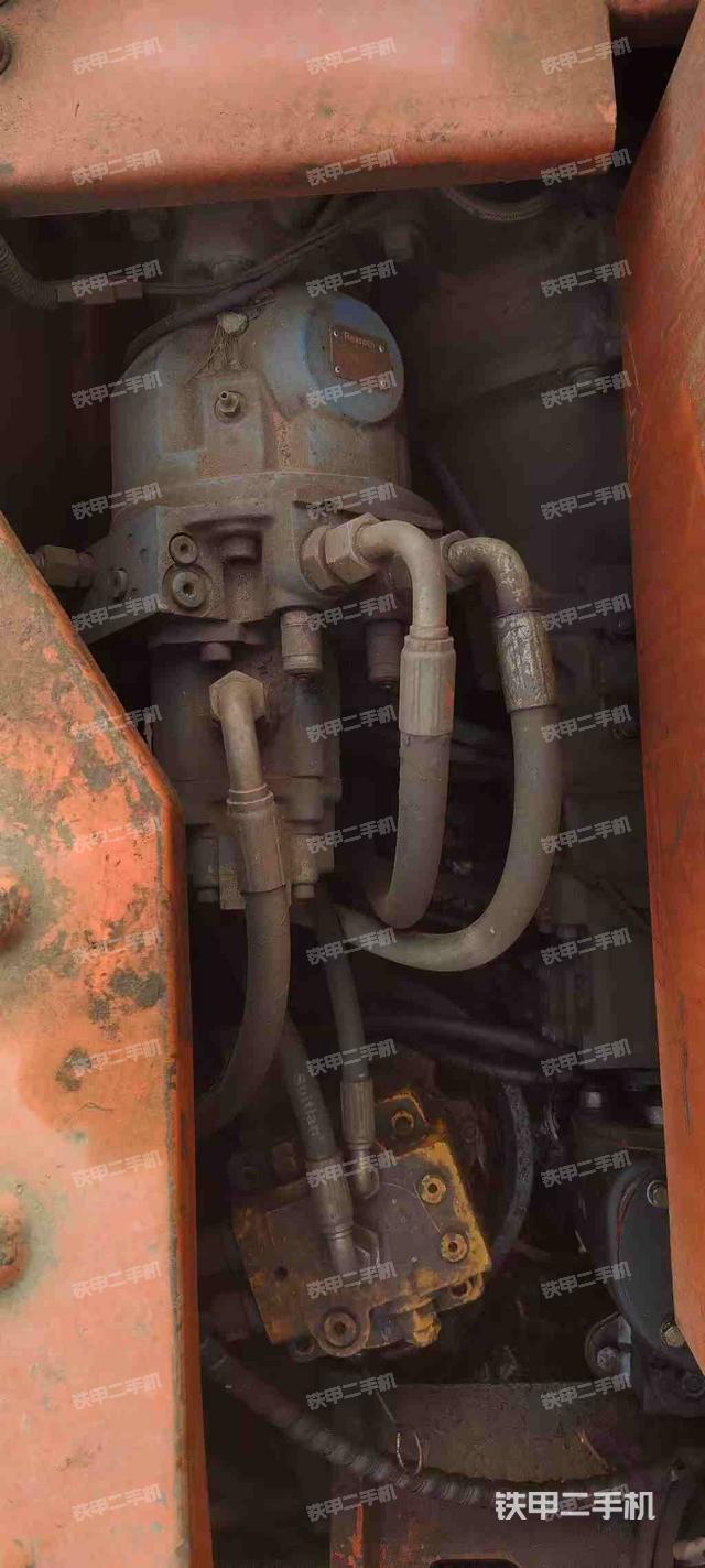 液壓泵艙室正面整體（整機(jī)外觀）