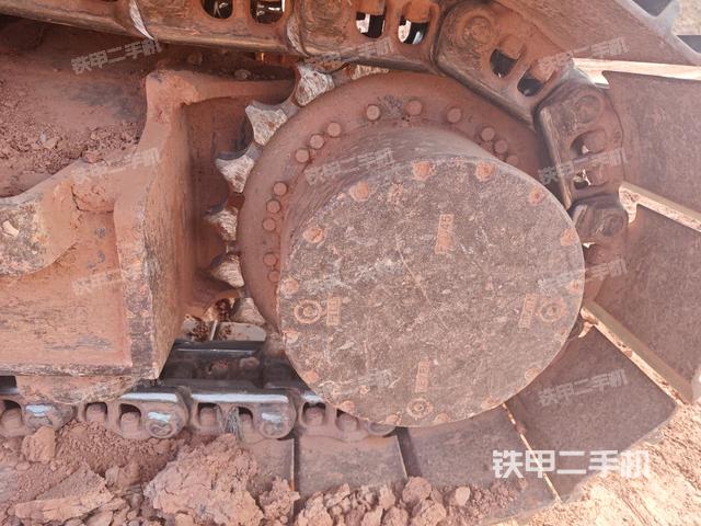 右驱动轮（行走机构）