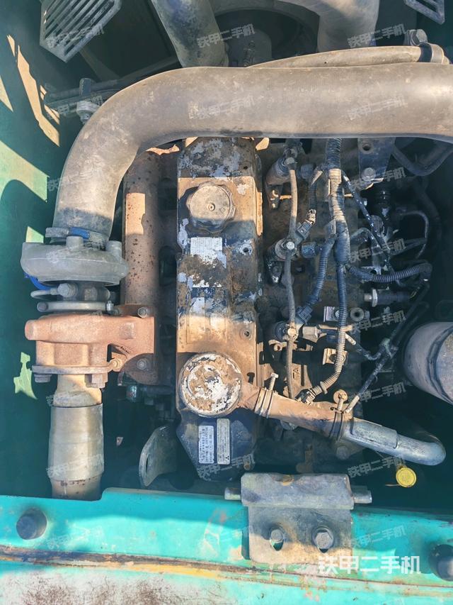 發(fā)動(dòng)機(jī)室（上車(chē)部件）