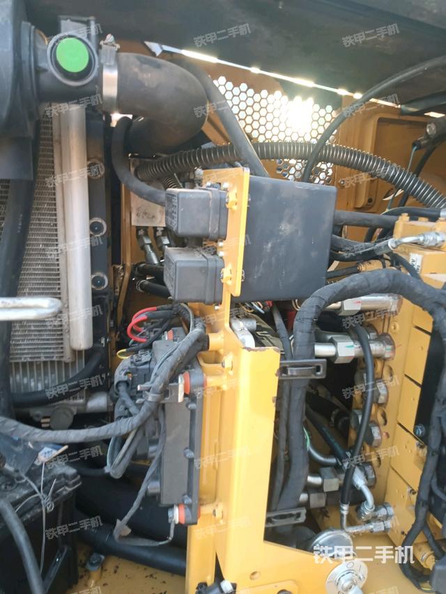 駕駛室頂部俯視（上車部件）