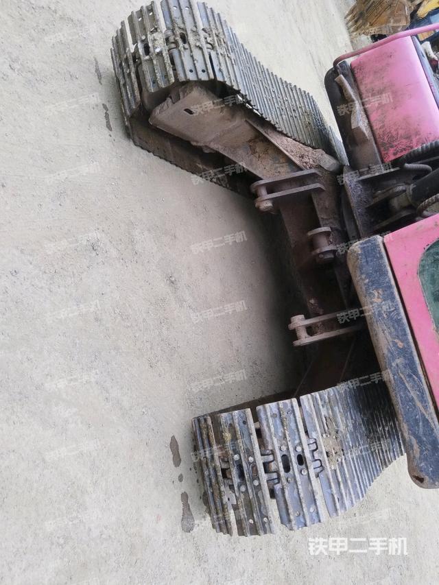 轉(zhuǎn)盤(pán)和下車(chē)架正前（工作和回轉(zhuǎn)裝置）