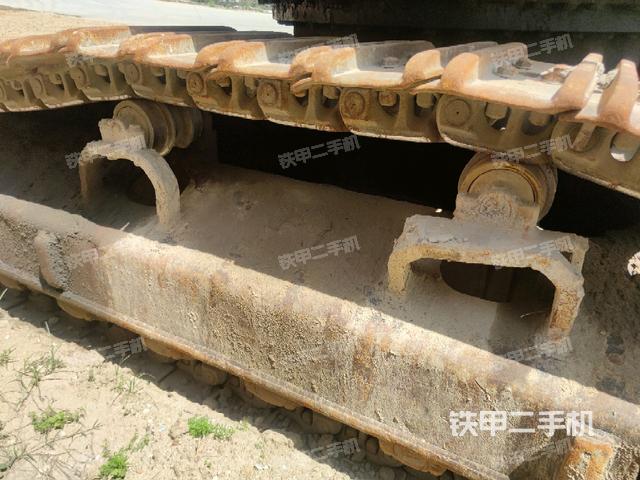 左导向轮(行走机构) 左导向轮(行走机构)