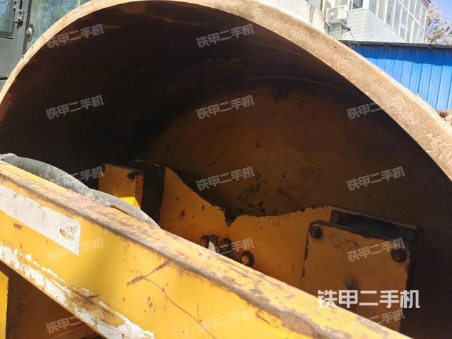 前車架正右側(cè)（壓路機前后車架）