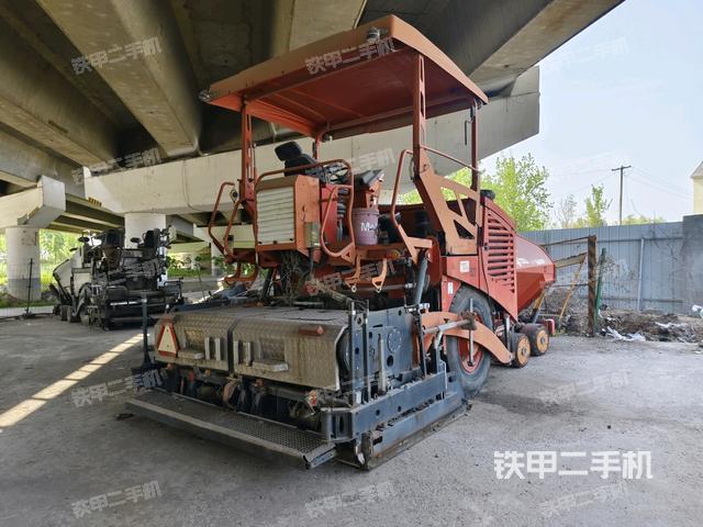 宝马格BF600P-2沥青摊铺机的设备实拍-第2张实拍照片
