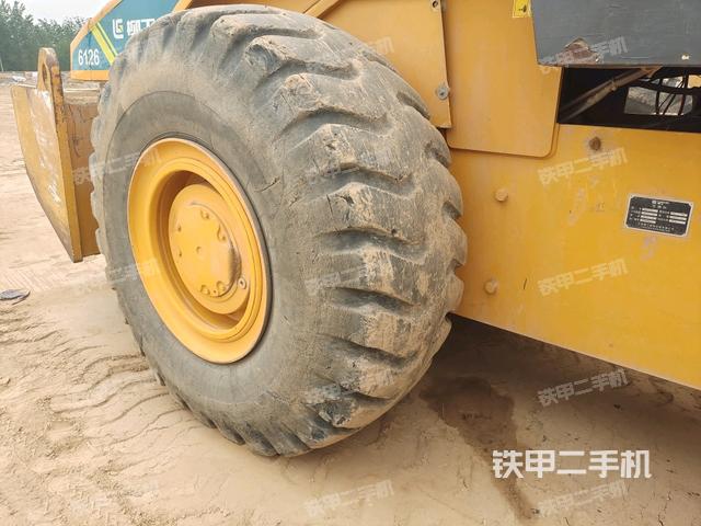 前車架正右側(cè)（壓路機(jī)前后車架）