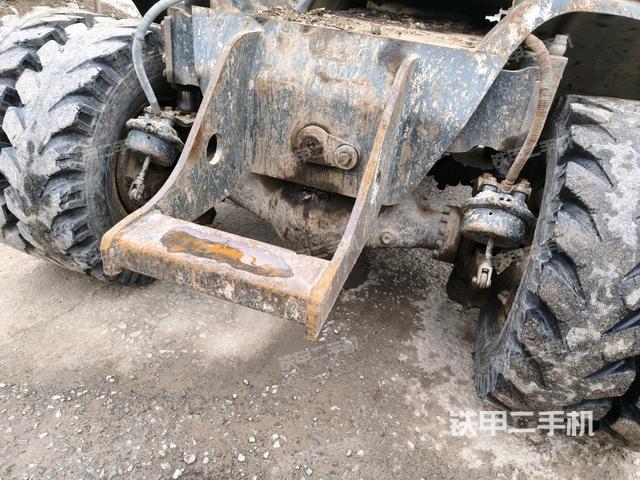 轉(zhuǎn)盤和下車架正前（工作和回轉(zhuǎn)裝置）