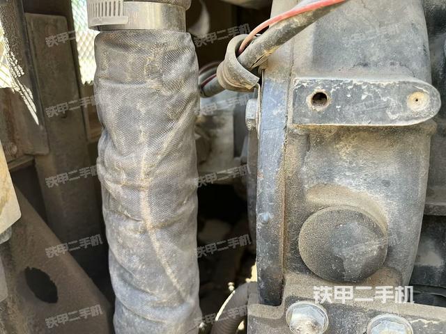 液壓泵艙室正面整體(整機(jī)外觀) 液壓泵艙室正面整體(整機(jī)外觀)