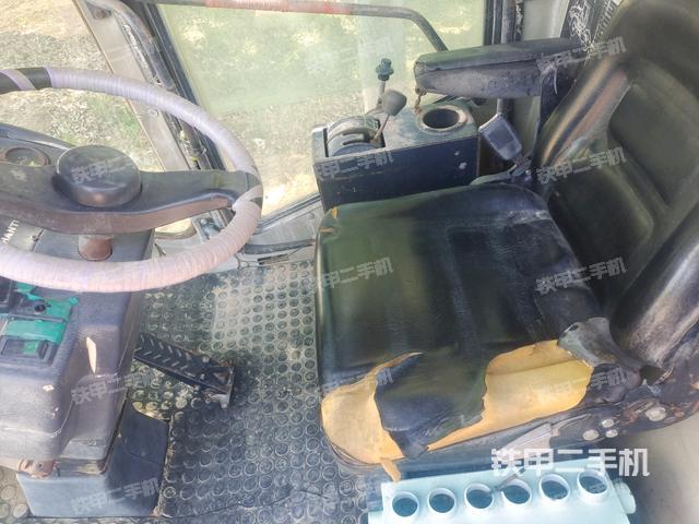 后玻璃角標(biāo)（壓路機(jī)駕駛室）