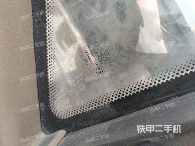 后窗玻璃角標(biāo)(駕駛室部分) 后窗玻璃角標(biāo)(駕駛室部分)