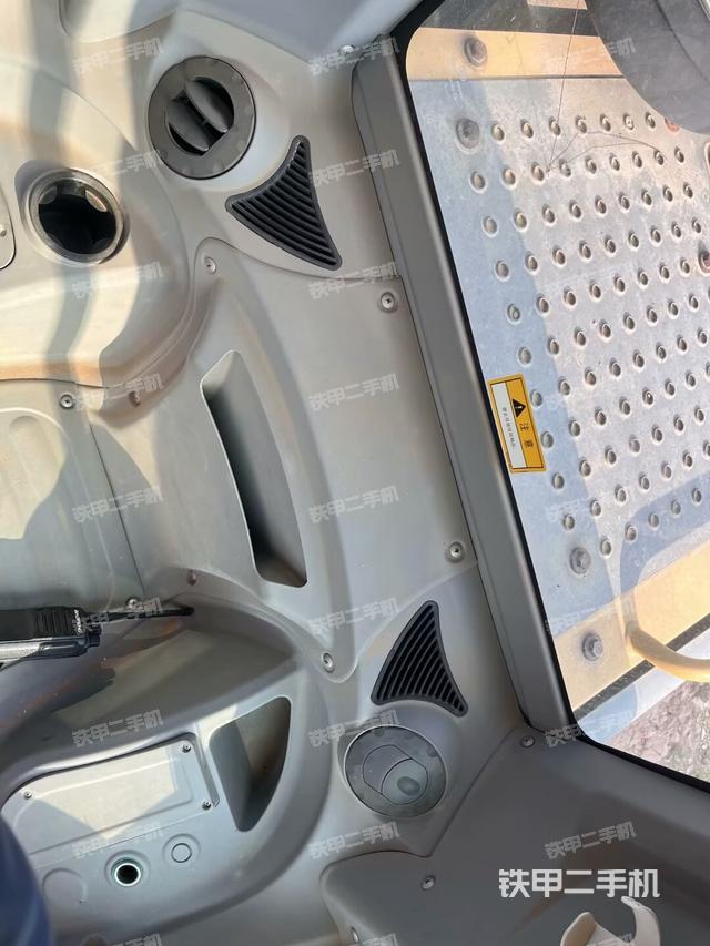 座椅后部（駕駛室部分）