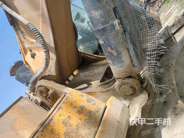 大臂根部 斜视(工作和回转装置) 大臂根部 斜视(工作和回转装置)