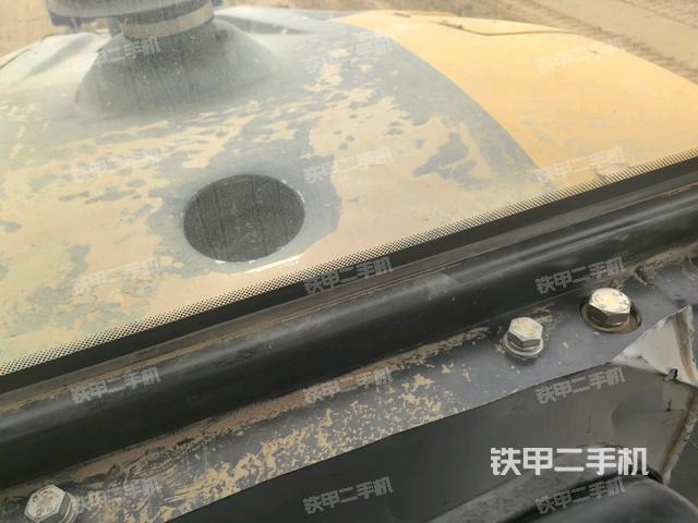 操作臺全景（壓路機駕駛室）