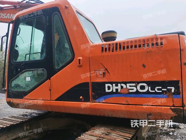 座椅后部(駕駛室部分) 座椅后部(駕駛室部分)