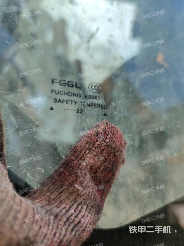 后窗玻璃角标(驾驶室部分) 后窗玻璃角标(驾驶室部分)