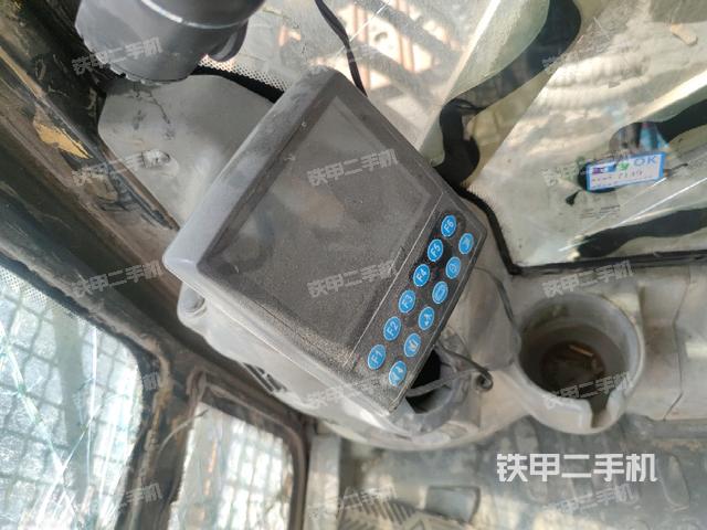 显示屏 (驾驶室部分) 显示屏 (驾驶室部分)