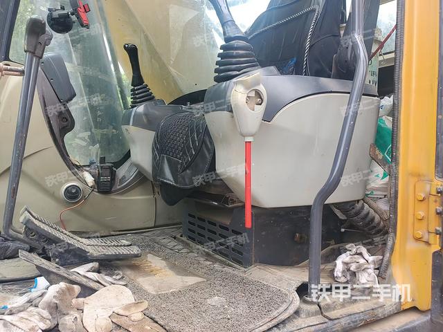 座椅左側(cè)控制臺(tái)/音響/含左手柄（駕駛室部分）